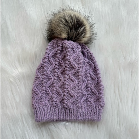 Women’s Nardi & Tagliaferri Lilac Light Purple Knit Winter Pom Pom Hat - Picture 3 of 16